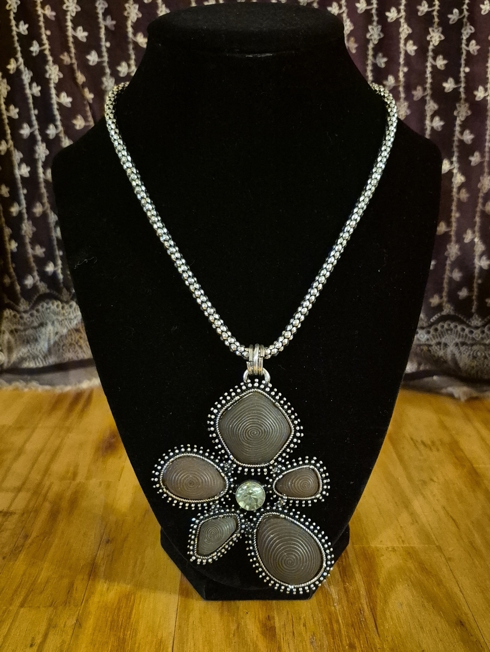 Silver-Tone Floral Pendant Necklace - Unbranded